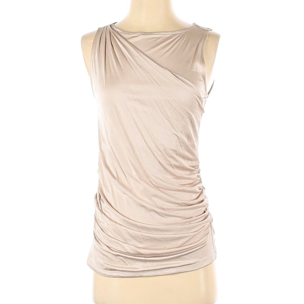 Sleevless blouse